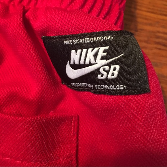 Boys size medium Nike shorts - Picture 3 of 4